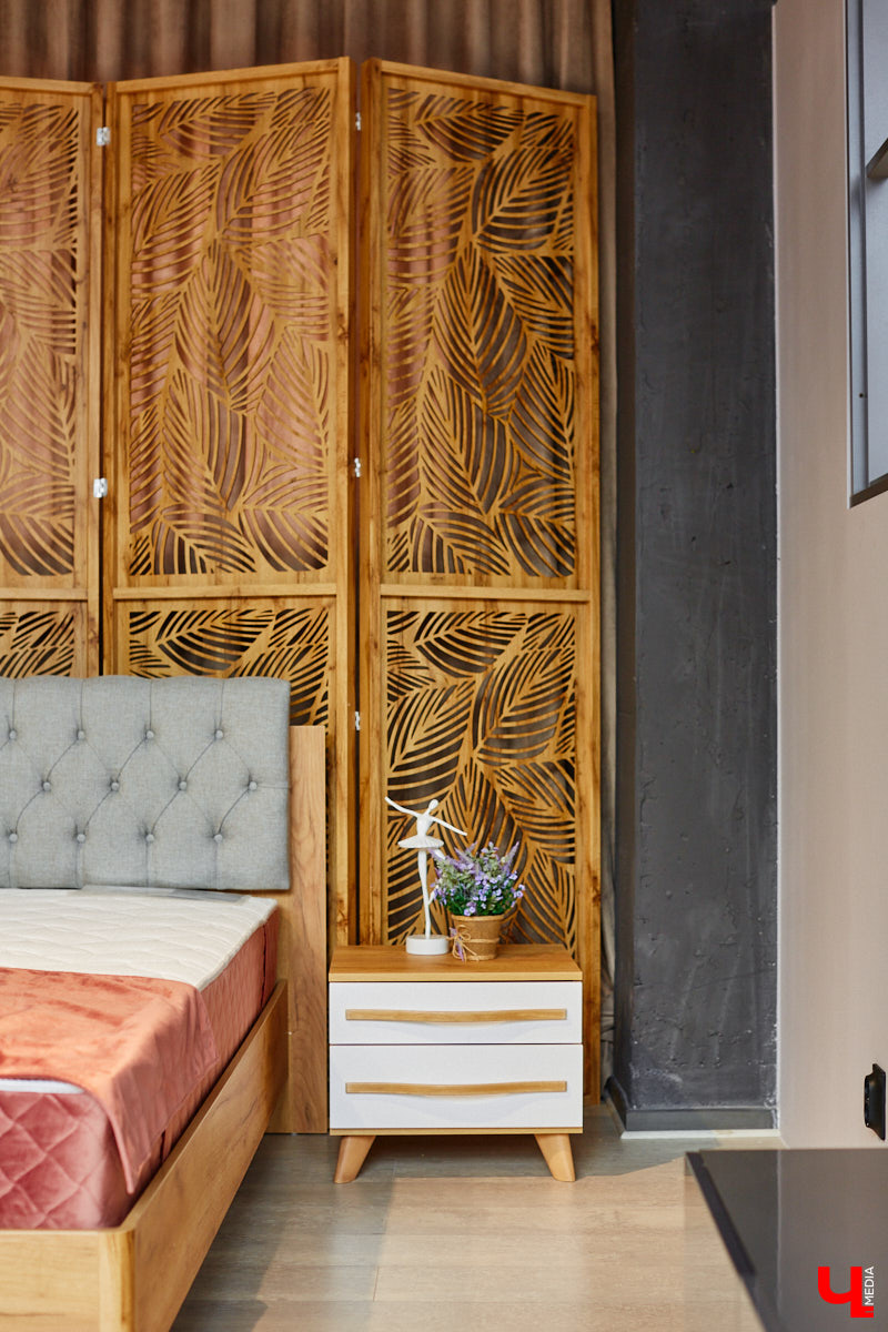 «Парящие» диваны с электроприводом, позитивные стулья, столы из векового дуба — все как в Москве, только рядом. Идем во владимирский ТЦ как на выставку!