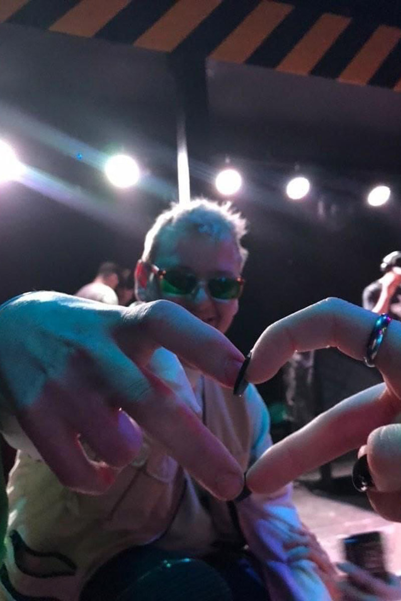 BLESSWOOD готовятся к большому сентябрьскому релизу и обещают, что удивят слушателей «совершенно новым звуком». Подобного во Владимире никто не выпускал, а для России новый альбом BLESSWOOD — тот самый уровень, которого следует придерживаться. Пока альбом в стадии доработки, рэперы (пожалуй, самые яркие представители жанра в городе) готовы раскрыть несколько своих секретов. На неудобные вопросы «Ключ-Медиа» отвечает Денис Тарасов