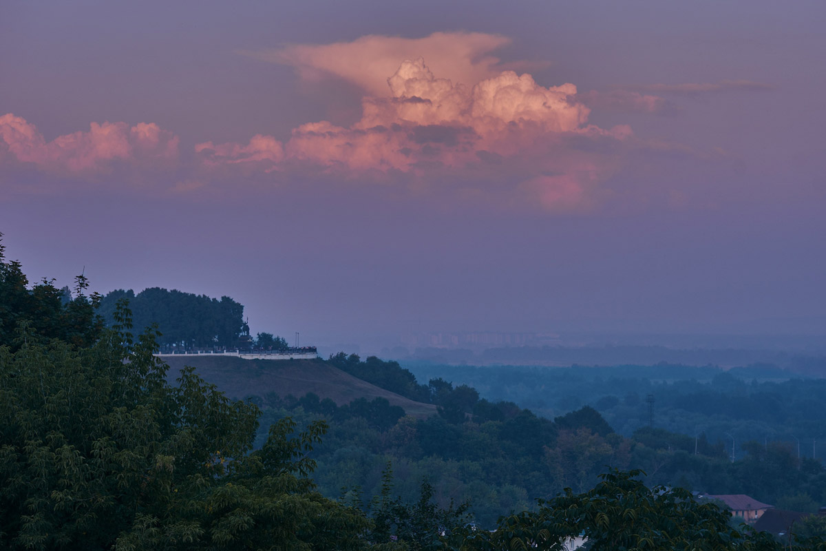 Уже завтра Владимир отметит свой День рождения. И один гость на празднике, возможно, будет незваным — это смог. Узнали у организаторов мероприятия, не испортят ли дым и запах гари не только настроение горожанам, но и само торжество? 