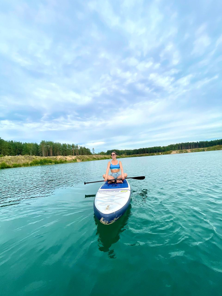 Вы успели прокатиться этим летом на сапе? Если нет, тогда заканчивайте свои дела пораньше и срочно к воде. Лучше на Каменку, но можно и в Загородный парк. У вас остался последний теплый день, чтобы насладиться моментом. А пока заряжаемся энергией от тех, кто уже познал смысл данного развлечения и даже принял участие в первом сап-карнавале!