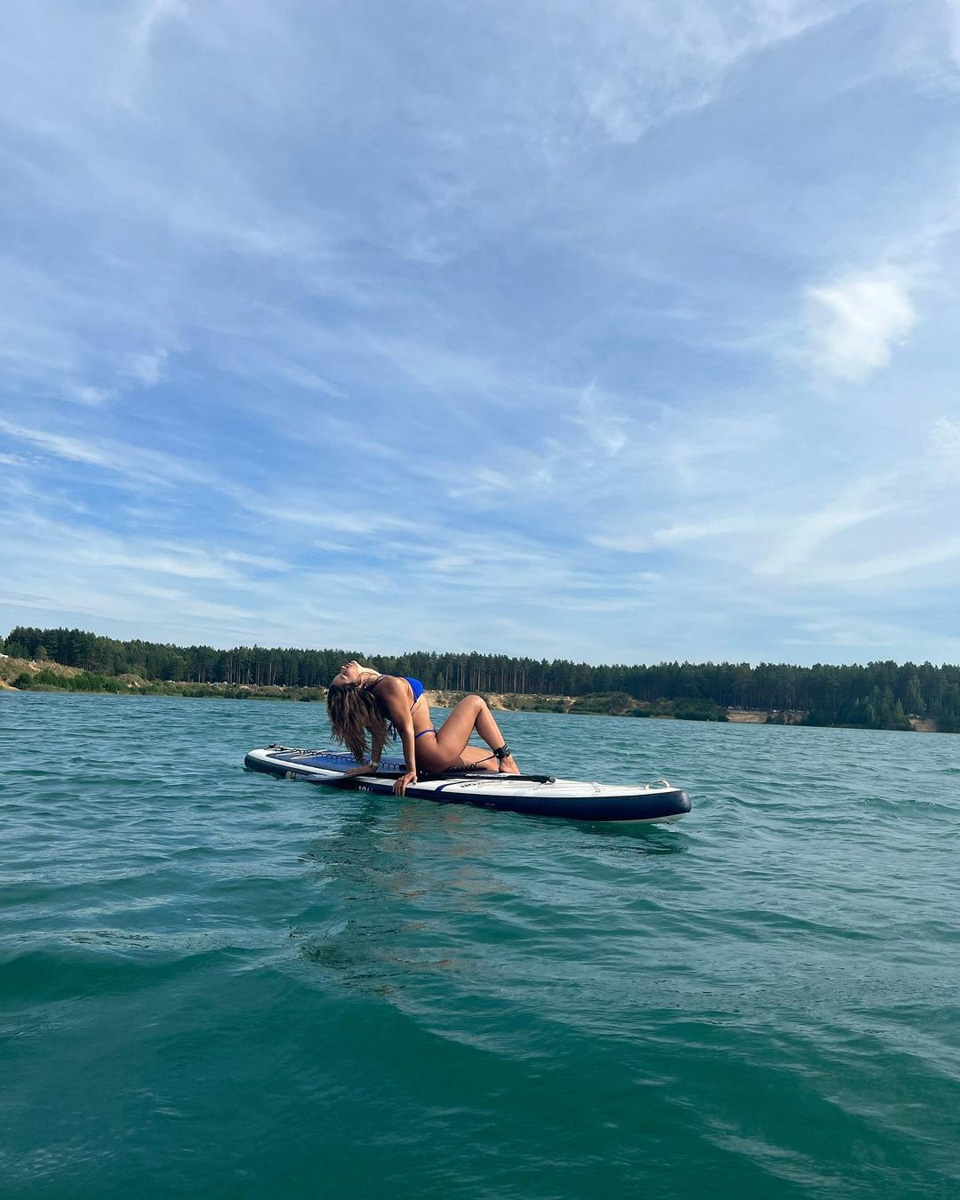 Вы успели прокатиться этим летом на сапе? Если нет, тогда заканчивайте свои дела пораньше и срочно к воде. Лучше на Каменку, но можно и в Загородный парк. У вас остался последний теплый день, чтобы насладиться моментом. А пока заряжаемся энергией от тех, кто уже познал смысл данного развлечения и даже принял участие в первом сап-карнавале!