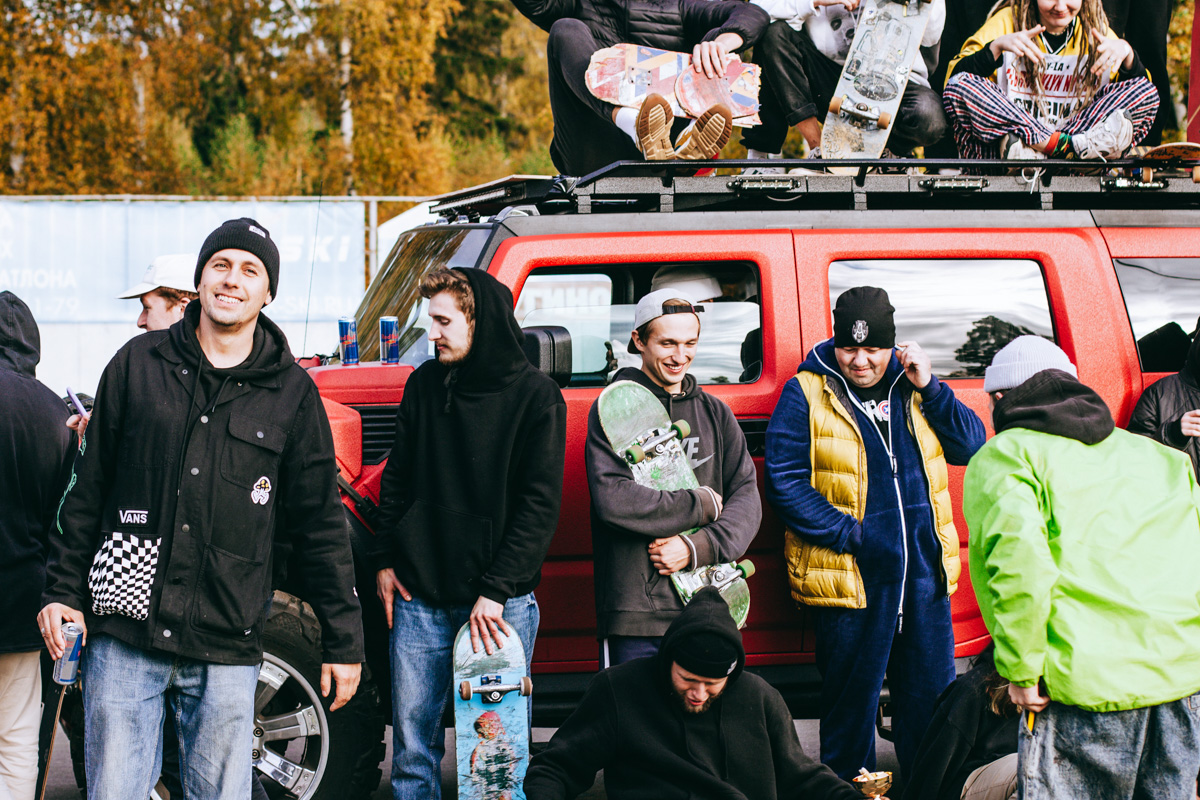 Примерно с 2014 года во Владимирской области и на территории её центра скейтбординг «завял»: ушли крупные тематические ивенты и соревнования, а за организацию никому браться не хотелось. Кроме братьев Бердичевских, называющих свой прошлогодний локальный контест в Кольчугино «приколом», но готовых приколоться ещё раз. Кстати, этой осенью приглашенные чемпионы страны также заедут во Владимир!