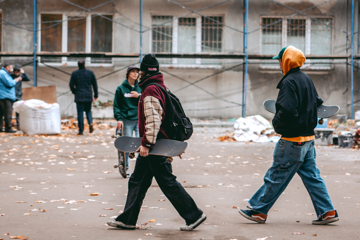Примерно с 2014 года во Владимирской области и на территории её центра скейтбординг «завял»: ушли крупные тематические ивенты и соревнования, а за организацию никому браться не хотелось. Кроме братьев Бердичевских, называющих свой прошлогодний локальный контест в Кольчугино «приколом», но готовых приколоться ещё раз. Кстати, этой осенью приглашенные чемпионы страны также заедут во Владимир!