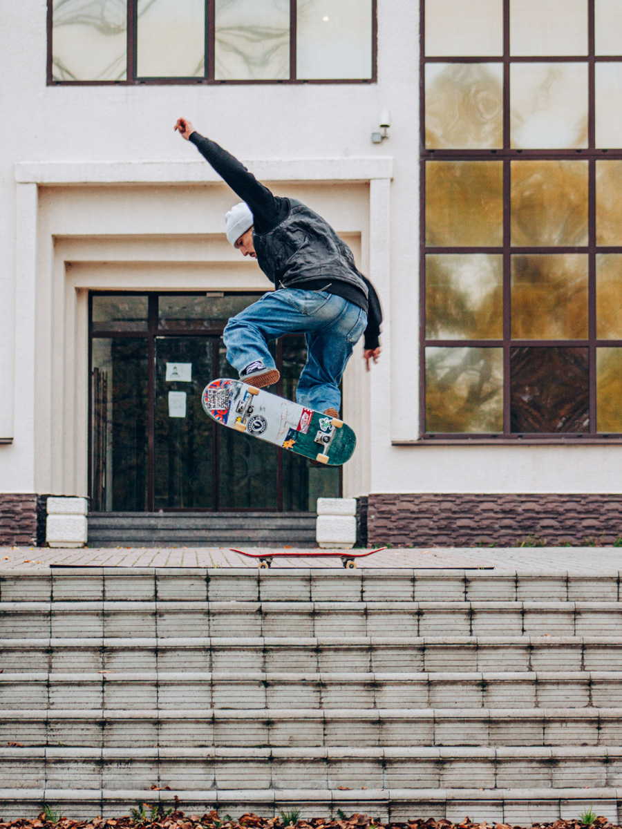 Примерно с 2014 года во Владимирской области и на территории её центра скейтбординг «завял»: ушли крупные тематические ивенты и соревнования, а за организацию никому браться не хотелось. Кроме братьев Бердичевских, называющих свой прошлогодний локальный контест в Кольчугино «приколом», но готовых приколоться ещё раз. Кстати, этой осенью приглашенные чемпионы страны также заедут во Владимир!