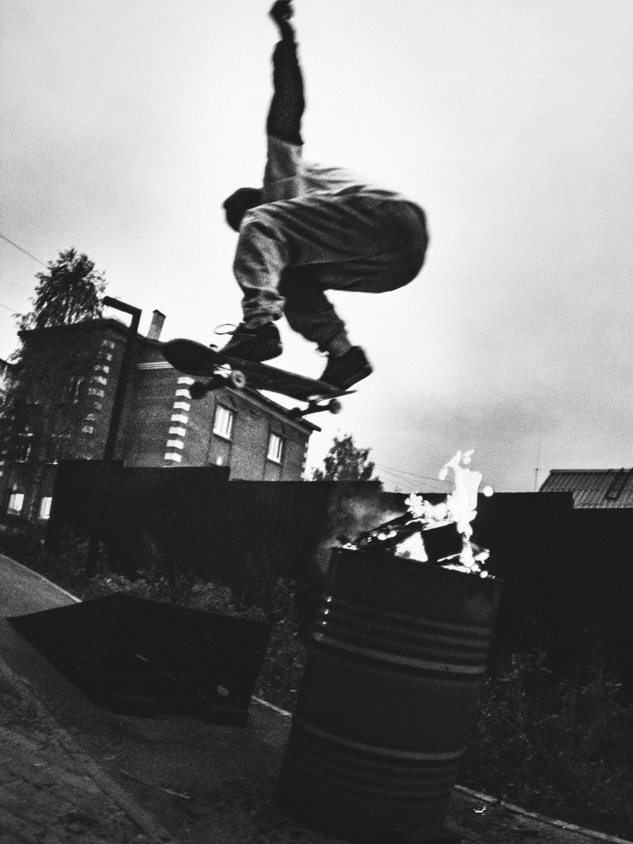 Примерно с 2014 года во Владимирской области и на территории её центра скейтбординг «завял»: ушли крупные тематические ивенты и соревнования, а за организацию никому браться не хотелось. Кроме братьев Бердичевских, называющих свой прошлогодний локальный контест в Кольчугино «приколом», но готовых приколоться ещё раз. Кстати, этой осенью приглашенные чемпионы страны также заедут во Владимир!