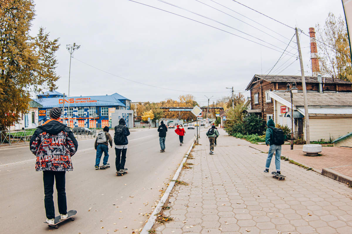 Примерно с 2014 года во Владимирской области и на территории её центра скейтбординг «завял»: ушли крупные тематические ивенты и соревнования, а за организацию никому браться не хотелось. Кроме братьев Бердичевских, называющих свой прошлогодний локальный контест в Кольчугино «приколом», но готовых приколоться ещё раз. Кстати, этой осенью приглашенные чемпионы страны также заедут во Владимир!