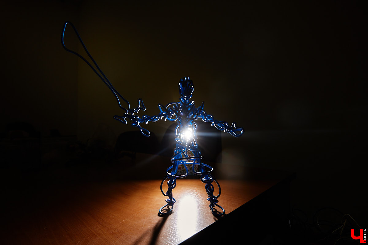 Удивительно, но порой значительные перемены в нашей жизни могут начинаться с сущего пустяка. Например, с небольшой детской просьбы. И кто бы знал три года назад, что именно с неё и зародится, пожалуй, самое больше увлечение владимирского мастера, творящего под псевдонимом Владимир Нежный.