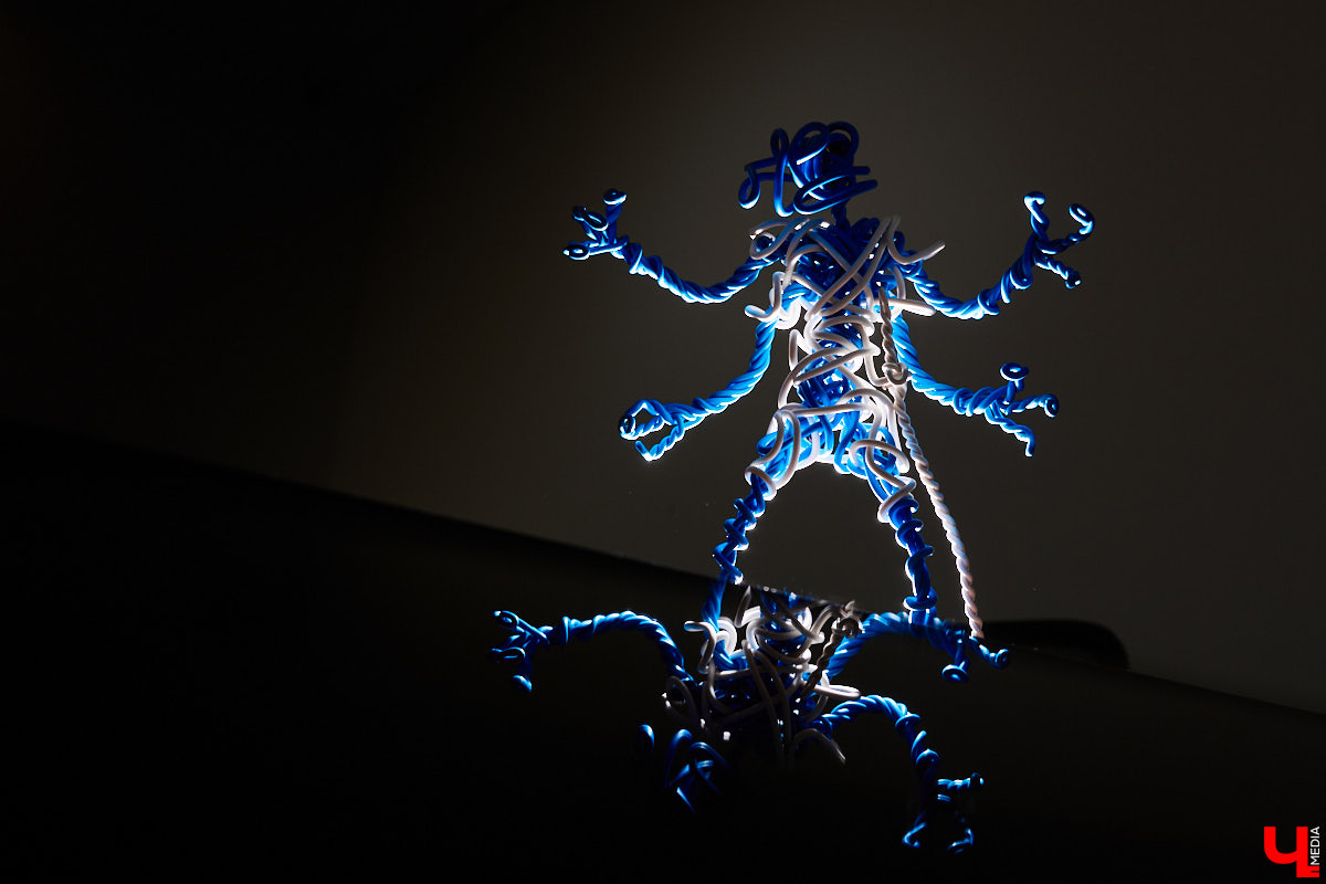 Удивительно, но порой значительные перемены в нашей жизни могут начинаться с сущего пустяка. Например, с небольшой детской просьбы. И кто бы знал три года назад, что именно с неё и зародится, пожалуй, самое больше увлечение владимирского мастера, творящего под псевдонимом Владимир Нежный.