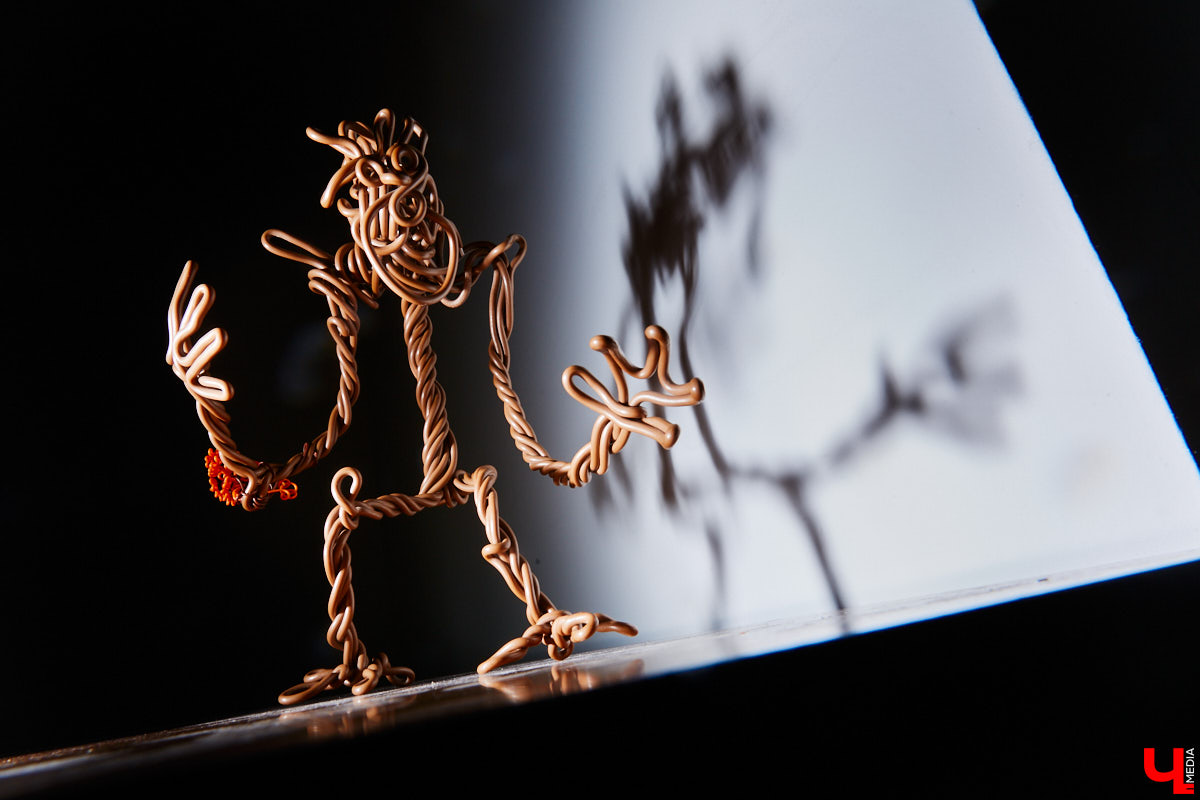 Удивительно, но порой значительные перемены в нашей жизни могут начинаться с сущего пустяка. Например, с небольшой детской просьбы. И кто бы знал три года назад, что именно с неё и зародится, пожалуй, самое больше увлечение владимирского мастера, творящего под псевдонимом Владимир Нежный.