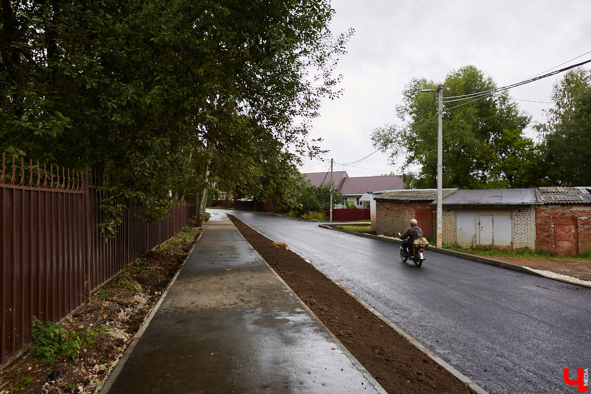 Новые троллейбусы, вагоны поездов, покрытия на проблемных участках города и области. Позитивная повестка для пешеходов и автомобилистов в очередном дорожном обзоре от «Ключ-Медиа»!