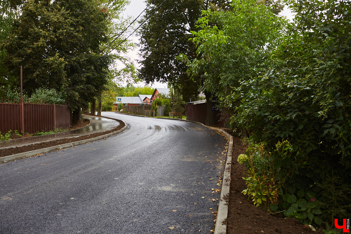 Новые троллейбусы, вагоны поездов, покрытия на проблемных участках города и области. Позитивная повестка для пешеходов и автомобилистов в очередном дорожном обзоре от «Ключ-Медиа»!