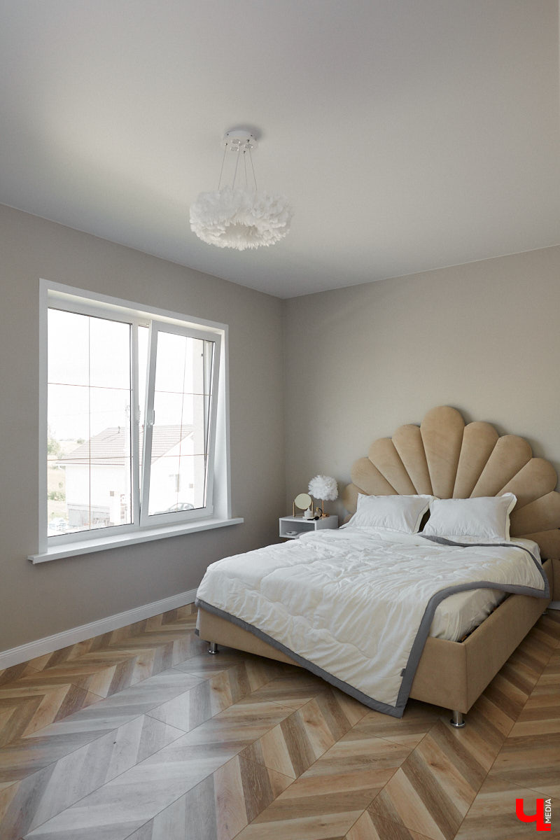 Решение о покупке коттеджа Анна вместе с супругом приняла весной 2020 года, когда лужайка возле дома стала чем-то большим, чем просто участок земли. Правда, на момент приобретения это был еще и не дом вовсе, а лишь залитый фундамент будущего уютного гнездышка. Что из этого получилось? Смотрим и вдохновляемся!