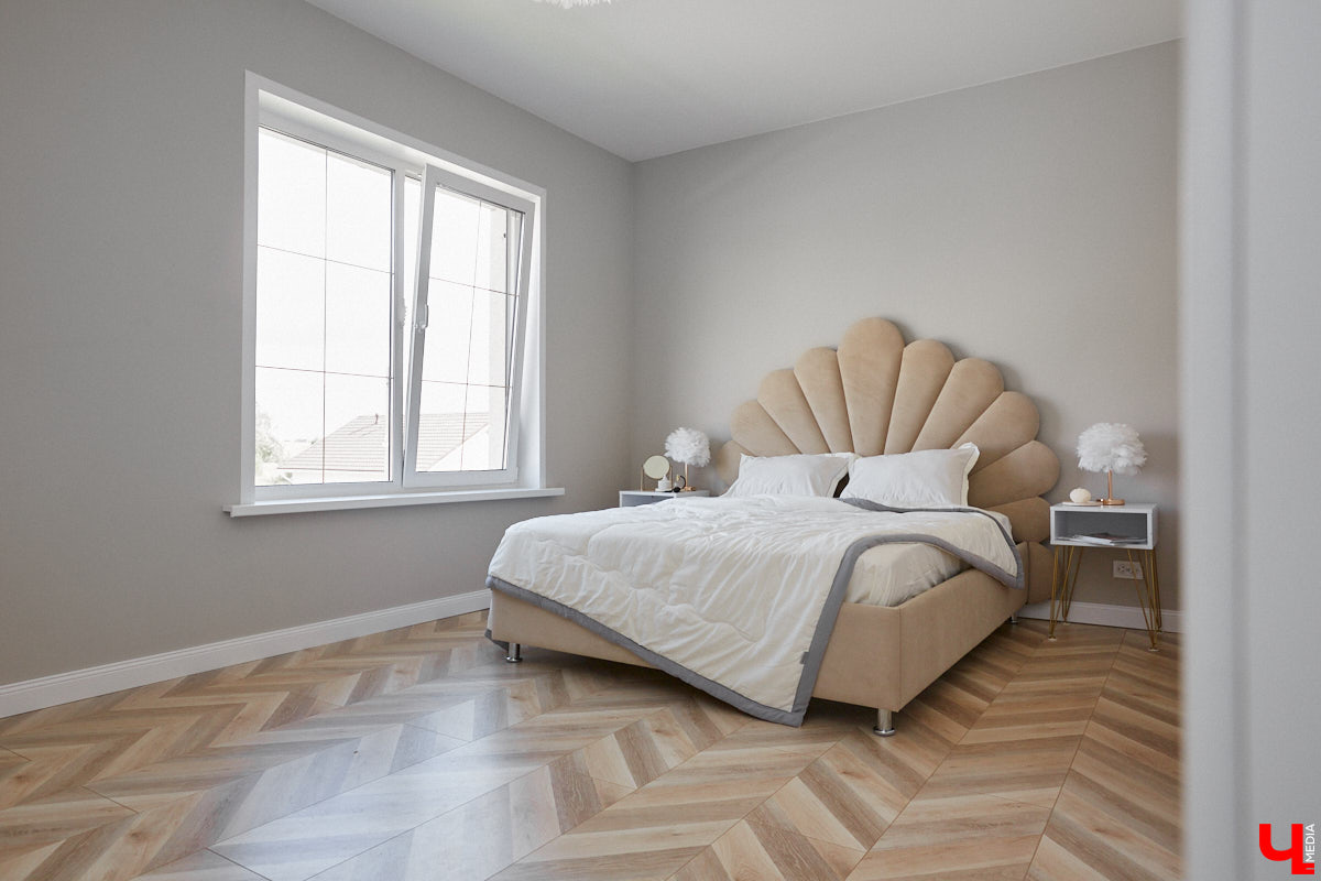 Решение о покупке коттеджа Анна вместе с супругом приняла весной 2020 года, когда лужайка возле дома стала чем-то большим, чем просто участок земли. Правда, на момент приобретения это был еще и не дом вовсе, а лишь залитый фундамент будущего уютного гнездышка. Что из этого получилось? Смотрим и вдохновляемся!