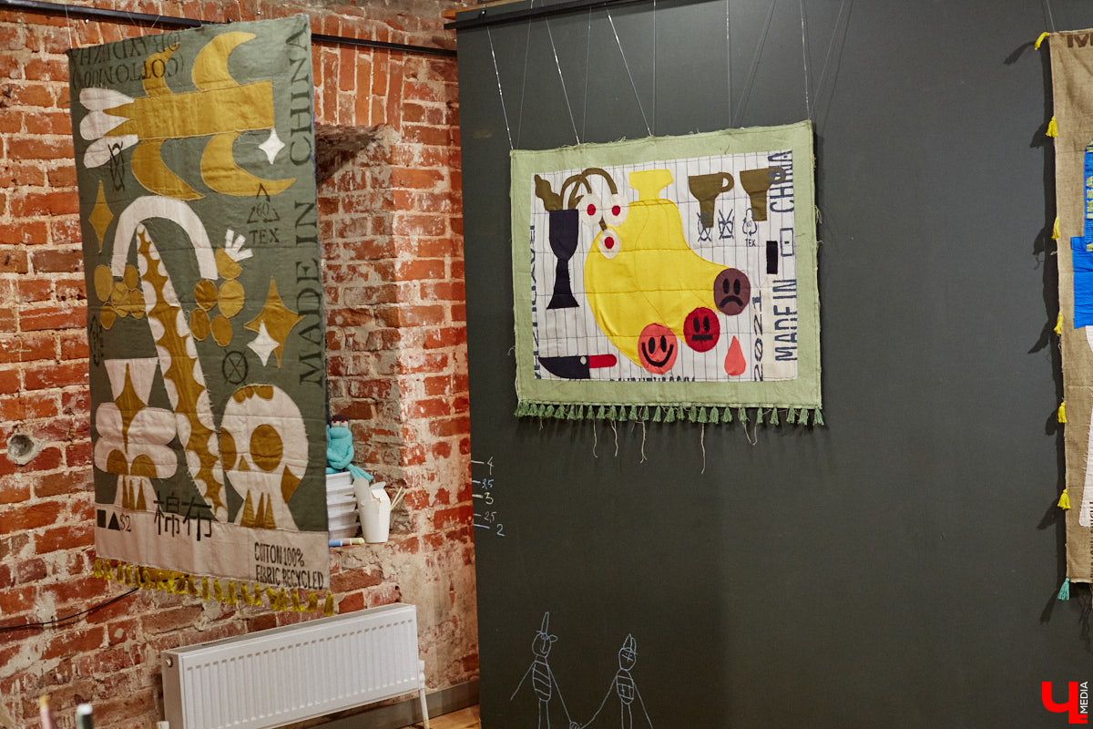 Открыть галерею просто, особенно в интернете – нужны лишь мечта, подходящее комьюнити, сайт и много работы. Но выпускница владимирского худграфа Анастасия Уткина успешно продвигает современных российских художников по текстилю не только в виртуальном, но и реальном мире.