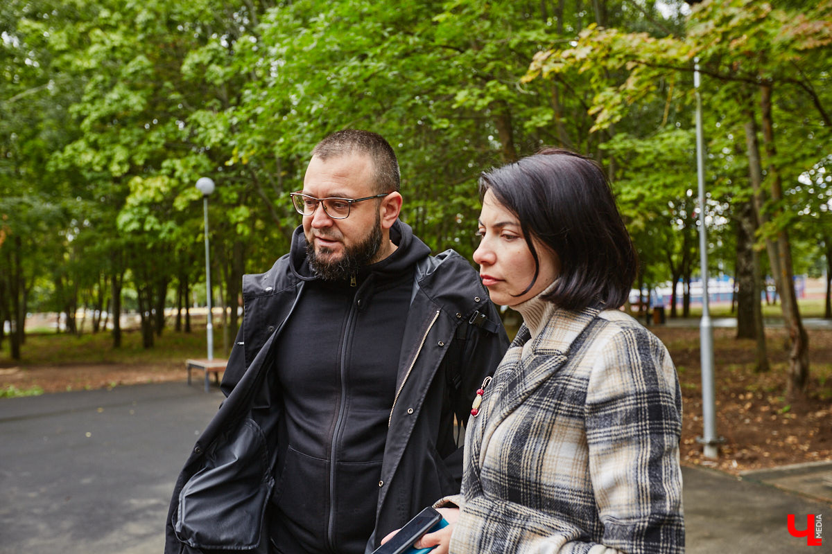 В этом году в «Добросельском» заканчивается последний этап реновации. Именно туда на днях мы пригласили на прогулку владимирского урбаниста Артема Чернея, соавтора проекта «Владимир будущего», чтобы он поделился своими впечатлениями от обновленного парка. 