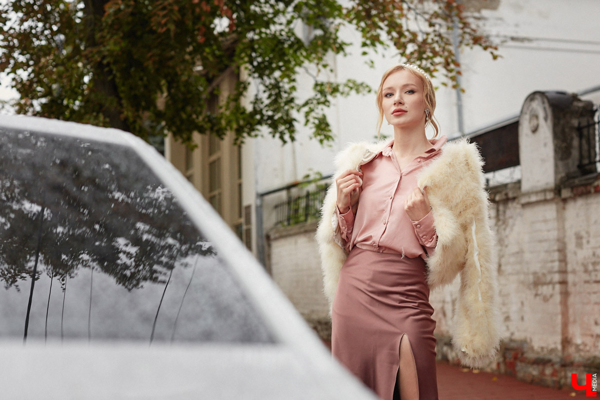 Всегда интересно, как выглядят телевизионные ведущие за кадром. Что они предпочитают носить и почему? Сегодня в рубрике «Свой стиль» мы раскрываем секреты девушки, которую обычно видим только по ту сторону экрана. Знакомьтесь, красавицу зовут Любовь Клюквина.