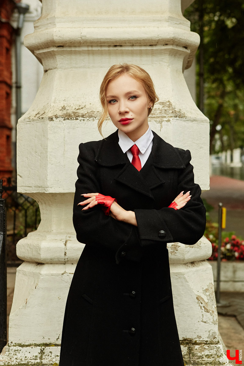 Всегда интересно, как выглядят телевизионные ведущие за кадром. Что они предпочитают носить и почему? Сегодня в рубрике «Свой стиль» мы раскрываем секреты девушки, которую обычно видим только по ту сторону экрана. Знакомьтесь, красавицу зовут Любовь Клюквина.