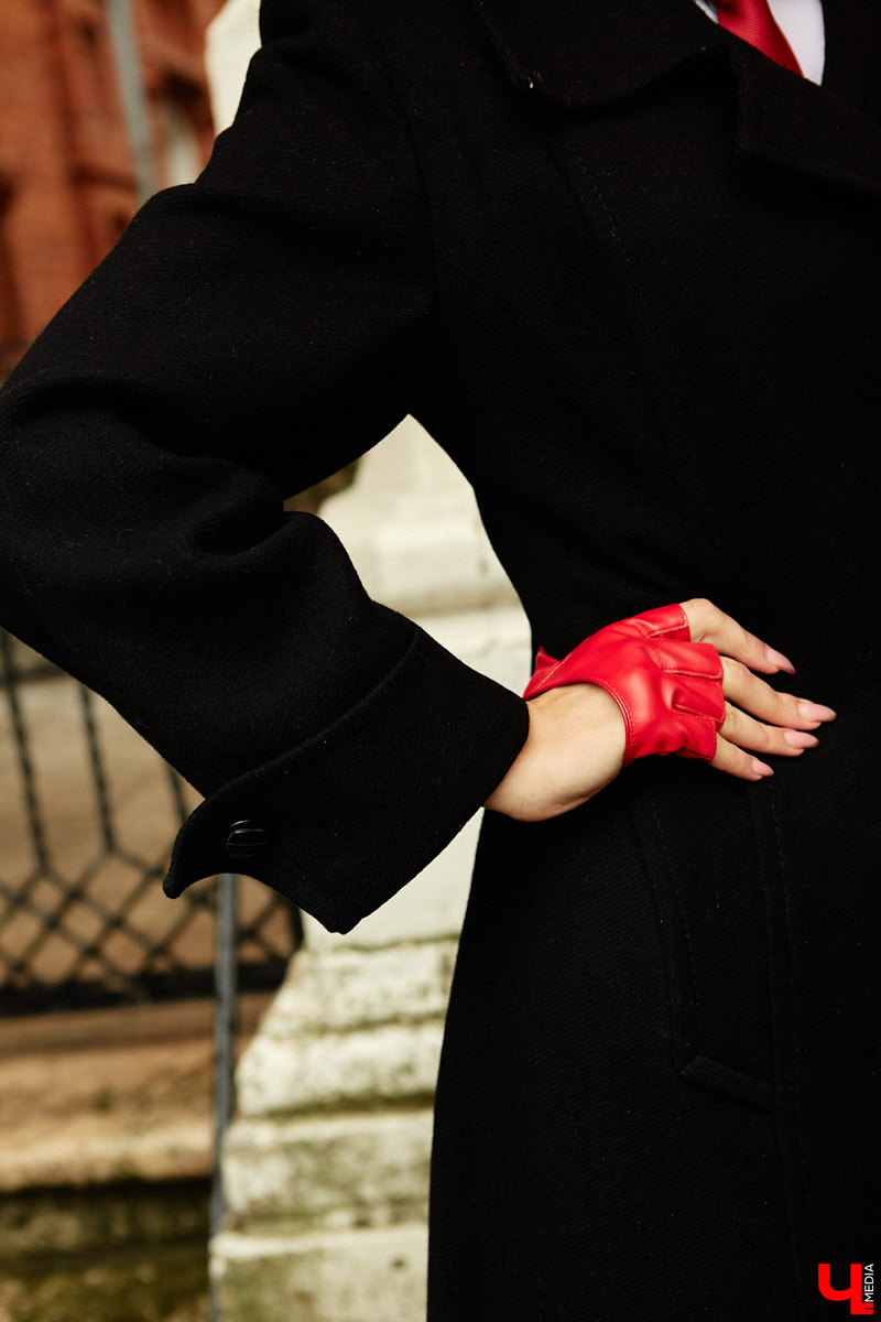 Всегда интересно, как выглядят телевизионные ведущие за кадром. Что они предпочитают носить и почему? Сегодня в рубрике «Свой стиль» мы раскрываем секреты девушки, которую обычно видим только по ту сторону экрана. Знакомьтесь, красавицу зовут Любовь Клюквина.