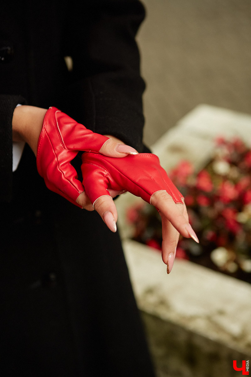 Всегда интересно, как выглядят телевизионные ведущие за кадром. Что они предпочитают носить и почему? Сегодня в рубрике «Свой стиль» мы раскрываем секреты девушки, которую обычно видим только по ту сторону экрана. Знакомьтесь, красавицу зовут Любовь Клюквина.