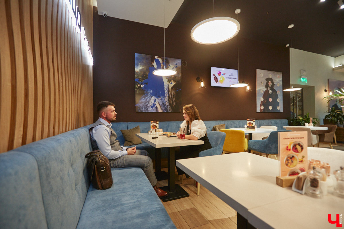 В рамках первого этапа проекта «#КласснаяТема!» среди 6 тысяч креативных педагогов со всей страны было отобрано 35 лучших. В их числе Александр Журавлёв. Свой первый видеоурок он уже провёл, и теперь ожидает подведения итогов. Далее, если всё сложится удачно, стартует второй тур: физик из 33-го региона появится на ТВ и преподаст науку звёздным гостям. Это в будущем. А пока 28-летний учитель разбирает свою биографию на частицы в интервью «Ключ-Медиа».