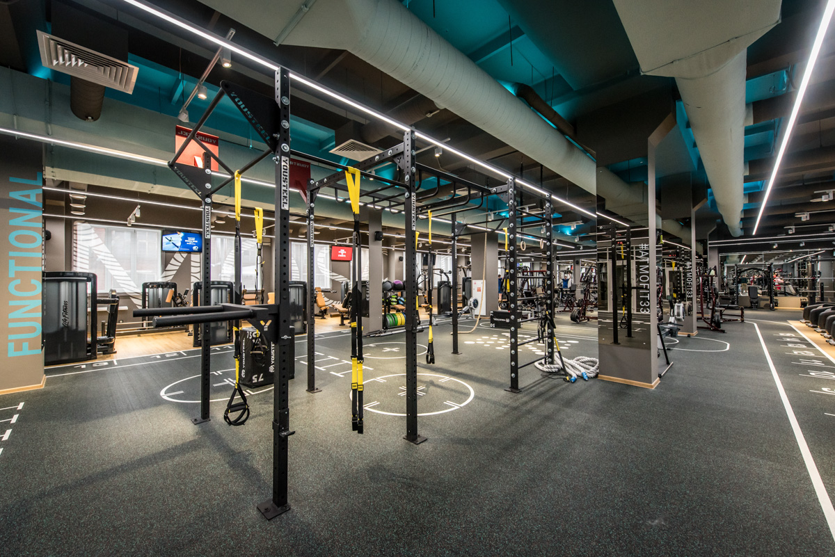 Сентябрь открывает сезон активных тренировок, делятся наблюдениями сотрудники «Атмосферы», и для того, чтобы этот процесс был максимально комфортным, владимирский фитнес-клуб запускает целую серию нововведений. Социальная сеть для спортсменов, виртуальные тренировки, уникальный график работы, расширение проекта внутри и снаружи — об этих и других изменениях Atmosphere Fitness рассказывает его основатель Андрей Серан.