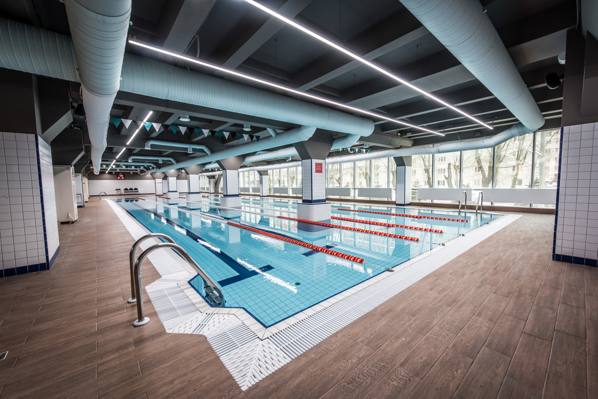 Сентябрь открывает сезон активных тренировок, делятся наблюдениями сотрудники «Атмосферы», и для того, чтобы этот процесс был максимально комфортным, владимирский фитнес-клуб запускает целую серию нововведений. Социальная сеть для спортсменов, виртуальные тренировки, уникальный график работы, расширение проекта внутри и снаружи — об этих и других изменениях Atmosphere Fitness рассказывает его основатель Андрей Серан.