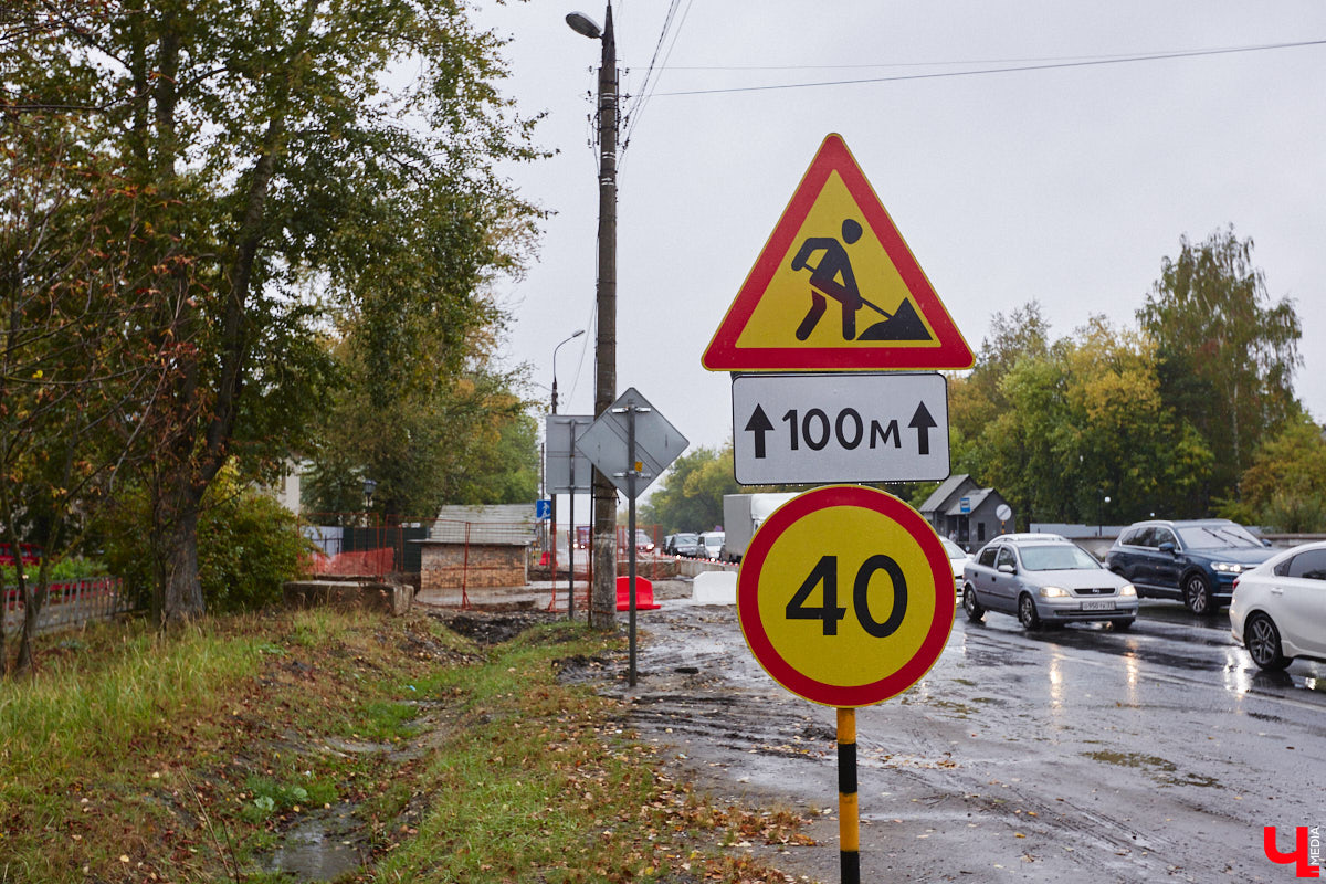 В Юрьевце начался ремонт подземного перехода. Тоннель нуждался в этом давно, привести в порядок его планируют до декабря. Но все это время движение транспорта на подъезде к городу будет организовано по одной полосе в каждую сторону. Большой микрорайон рискует встать в гигантскую пробку.