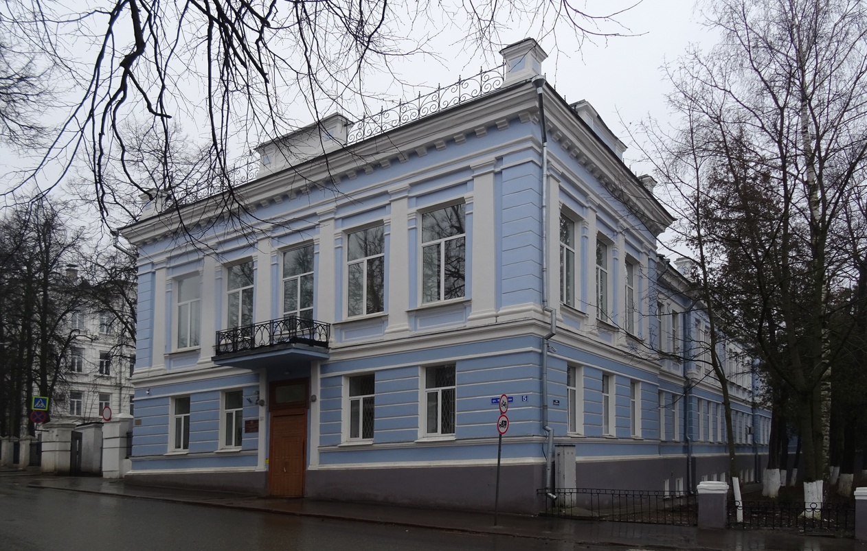 На прошлой неделе во Владимире прекратило свою работу старейшее издание «Призыв». Из медиапространства не просто исчез очередной сетевой ресурс — ушла целая эпоха. За 105 лет областная газета «Призыв» стала летописцем всех значительных событий, происходивших в советское время на территории нашего региона. «Ключ-Медиа» предлагает вспомнить историю «последней из могикан».