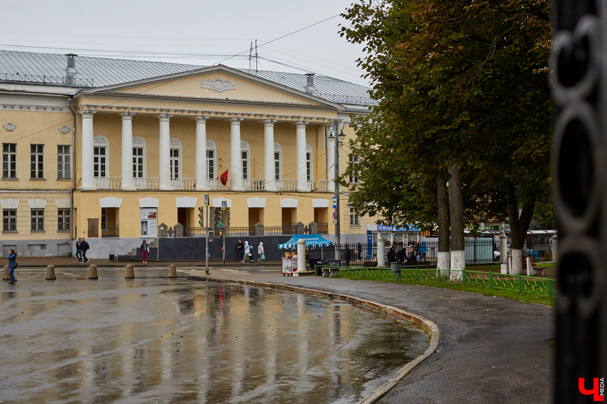 На прошлой неделе во Владимире прекратило свою работу старейшее издание «Призыв». Из медиапространства не просто исчез очередной сетевой ресурс — ушла целая эпоха. За 105 лет областная газета «Призыв» стала летописцем всех значительных событий, происходивших в советское время на территории нашего региона. «Ключ-Медиа» предлагает вспомнить историю «последней из могикан».