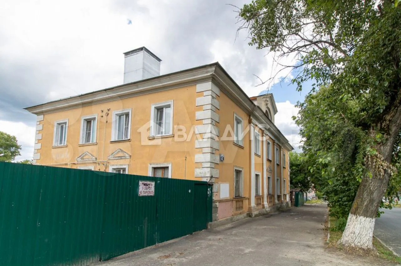 Что-то модно, что-то вышло из моды, а что-то вечно! Эту мудрость можно применить и к квартирам «сталинкам». Это жилье пользуется активным спросом и по сей день! Для всех неравнодушных мы и сделали подборку – пять самых недорогих «сталинок» Владимира стоимостью до 3 миллионов рублей.