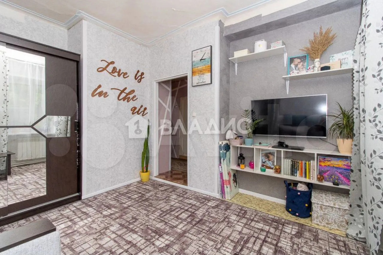 Что-то модно, что-то вышло из моды, а что-то вечно! Эту мудрость можно применить и к квартирам «сталинкам». Это жилье пользуется активным спросом и по сей день! Для всех неравнодушных мы и сделали подборку – пять самых недорогих «сталинок» Владимира стоимостью до 3 миллионов рублей.