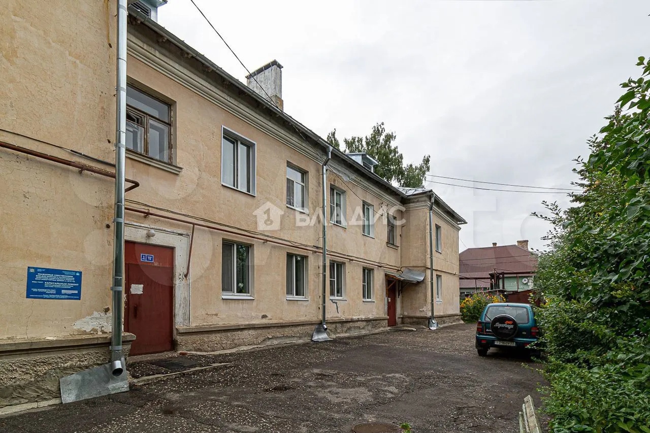 Что-то модно, что-то вышло из моды, а что-то вечно! Эту мудрость можно применить и к квартирам «сталинкам». Это жилье пользуется активным спросом и по сей день! Для всех неравнодушных мы и сделали подборку – пять самых недорогих «сталинок» Владимира стоимостью до 3 миллионов рублей.