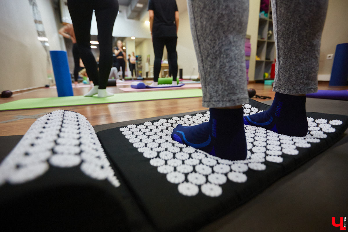 Дождливый осенний Владимир в одно мгновение превратился в южное побережье, стоило только переступить порог LaViDanza. Танцевальная академия в честь шестого дня рождения провела день открытых дверей. В списке желающих ощутить этот летний вайб было более 150 человек. Гостям предложили 12 направлений – танцевальных парных и сольных, фитнес и детских, хорошее настроение и новые знакомства. Как прошло главное танцевальное событие этих выходных, смотрите в нашем фоторепортаже.