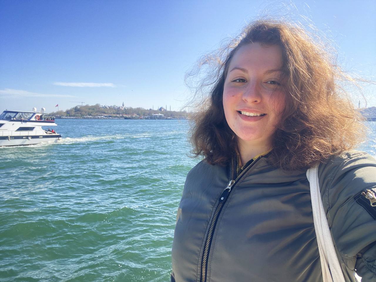 Жительница Владимира Анна Торосян с апреля живет в Стамбуле. За прошедшие месяцы у нее уже сложилось свое представление о том, чем же он отличается от родного города. Итак, погружаемся в атмосферу Турции и узнаем о ее столице все самое интересное.