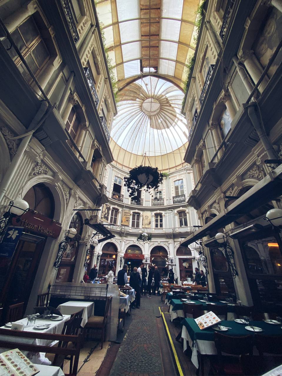 Жительница Владимира Анна Торосян с апреля живет в Стамбуле. За прошедшие месяцы у нее уже сложилось свое представление о том, чем же он отличается от родного города. Итак, погружаемся в атмосферу Турции и узнаем о ее столице все самое интересное.