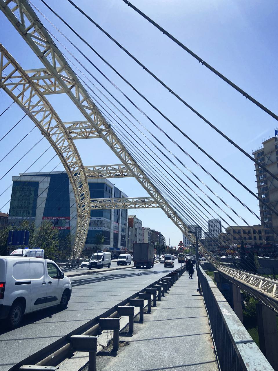 Жительница Владимира Анна Торосян с апреля живет в Стамбуле. За прошедшие месяцы у нее уже сложилось свое представление о том, чем же он отличается от родного города. Итак, погружаемся в атмосферу Турции и узнаем о ее столице все самое интересное.