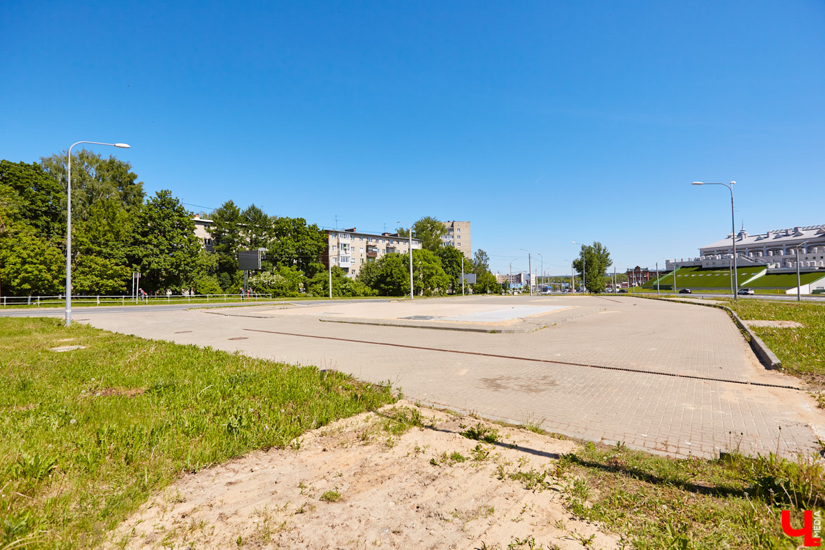 Летом во Владимире демонтировали сразу несколько объектов, которые давно планировали под снос. Что появится на их месте – пока вопрос. Нам лишь остается вспомнить те строения, вместо которых теперь на улицах города зияют дыры.