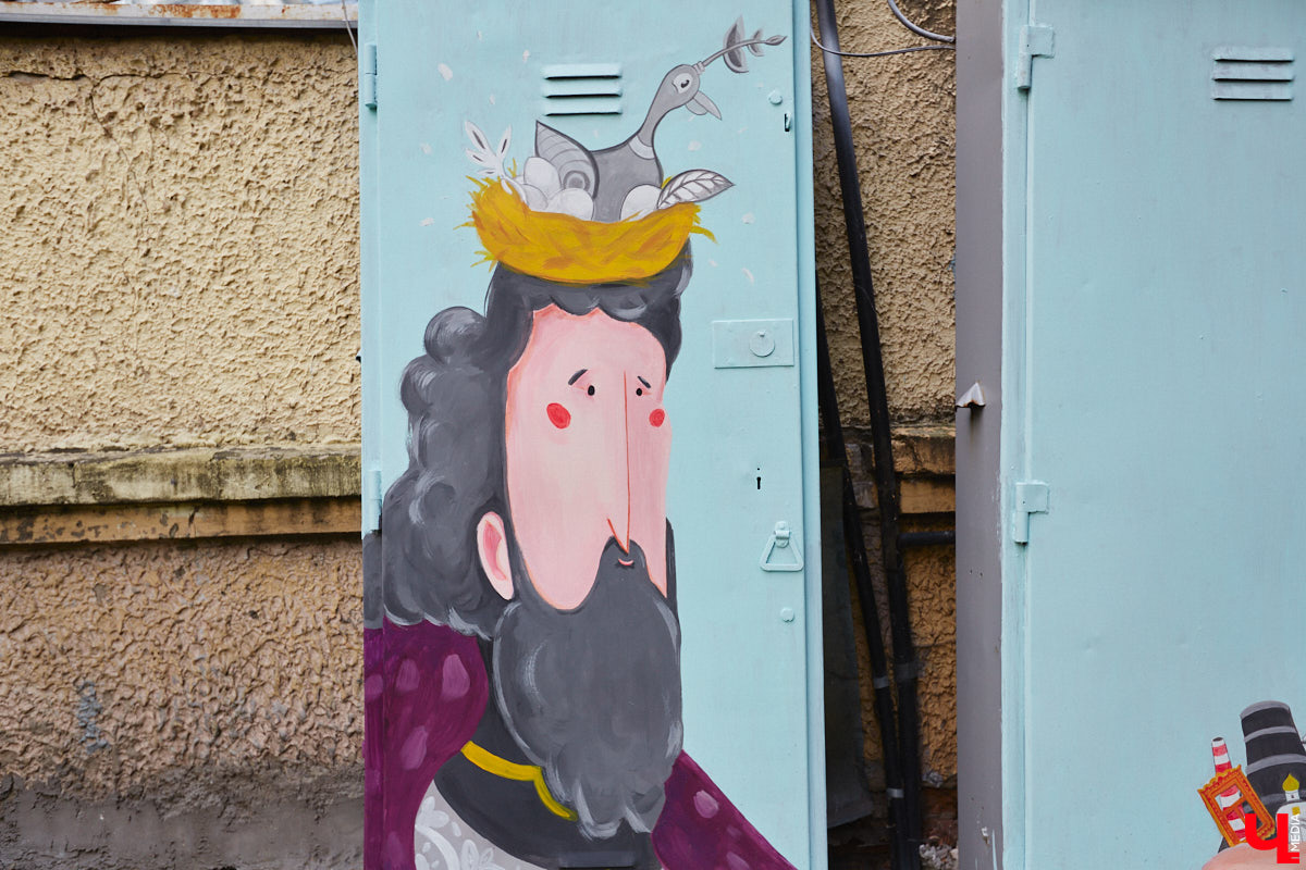 В коллекции владимирских стрит-артов прибавление – сразу плюс три новых рисунка. Все они сделаны профессиональными художниками в рамках фестиваля уличного искусства «Загфест».