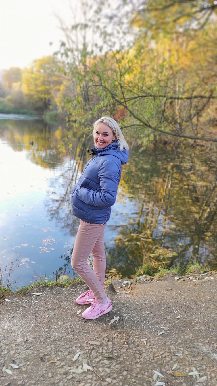 На дорогах Владимира закрашивают левые повороты. Но новой разметкой жители города уже недовольны. Из-за сплошных линий водители вынуждены стоять в длинных пробках. «Ключ-Медиа» узнал женский взгляд на проблему.