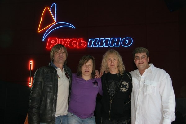 17 декабря 1978 года в Добром открылся кинотеатр «Русь», который поразил воображение жителей всего города. А на прошлой неделе он шокировал сообщением, что с 1 октября прекращает работу. Учреждение выстояло в лихие 90-е, пережило пандемию, но не смогло справиться с введенными санкциями в кинопрокате. Создавалось оно тоже непросто…