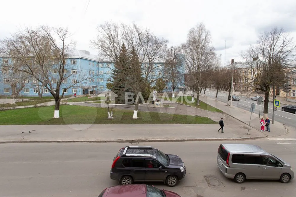 И снова речь пойдет о «сталинках». На этот раз мы составили топ дорогих квартир в домах ушедшей эпохи, расположенных на главных улицах города.