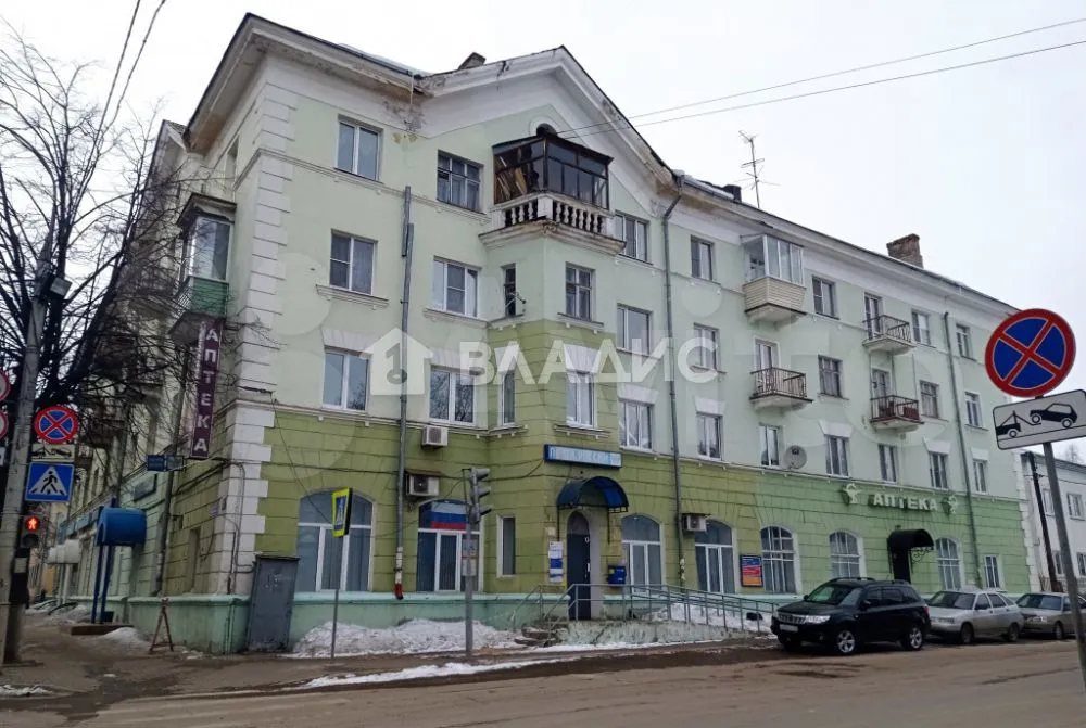 И снова речь пойдет о «сталинках». На этот раз мы составили топ дорогих квартир в домах ушедшей эпохи, расположенных на главных улицах города.