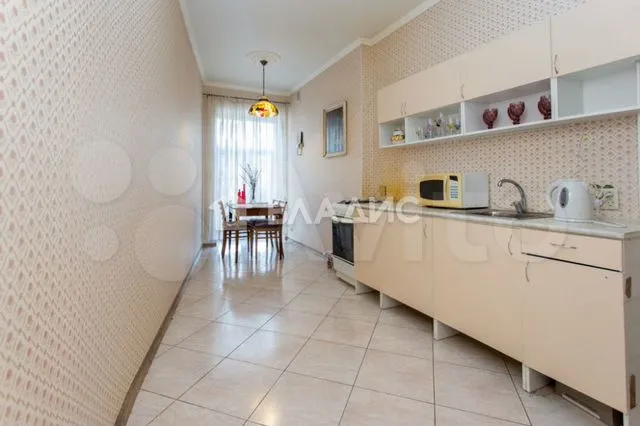 И снова речь пойдет о «сталинках». На этот раз мы составили топ дорогих квартир в домах ушедшей эпохи, расположенных на главных улицах города.