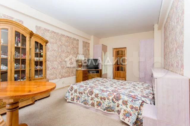 И снова речь пойдет о «сталинках». На этот раз мы составили топ дорогих квартир в домах ушедшей эпохи, расположенных на главных улицах города.