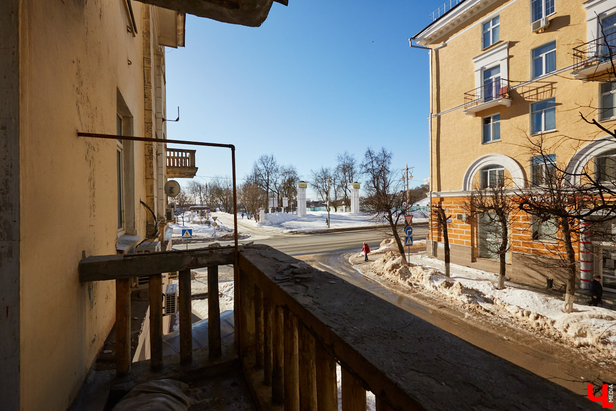 И снова речь пойдет о «сталинках». На этот раз мы составили топ дорогих квартир в домах ушедшей эпохи, расположенных на главных улицах города.