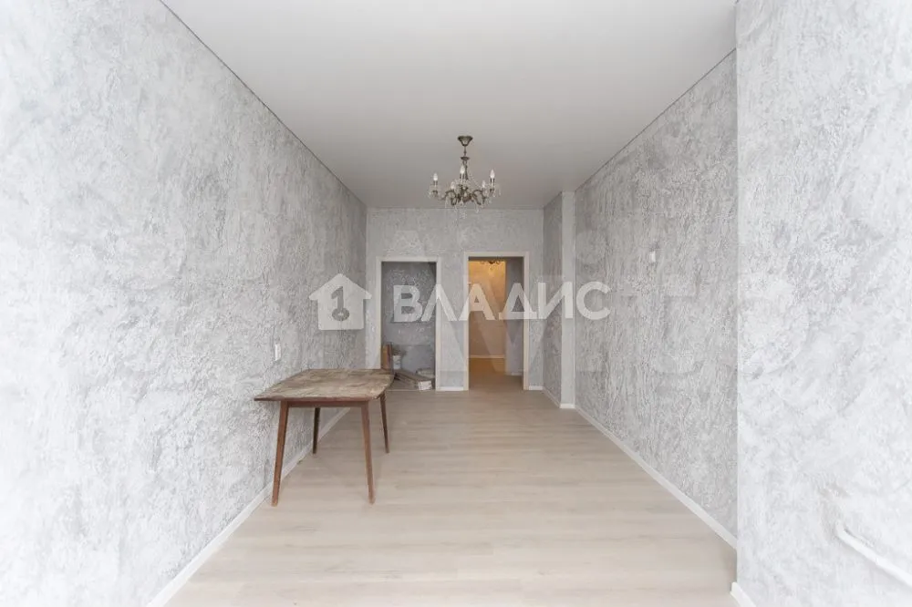 И снова речь пойдет о «сталинках». На этот раз мы составили топ дорогих квартир в домах ушедшей эпохи, расположенных на главных улицах города.