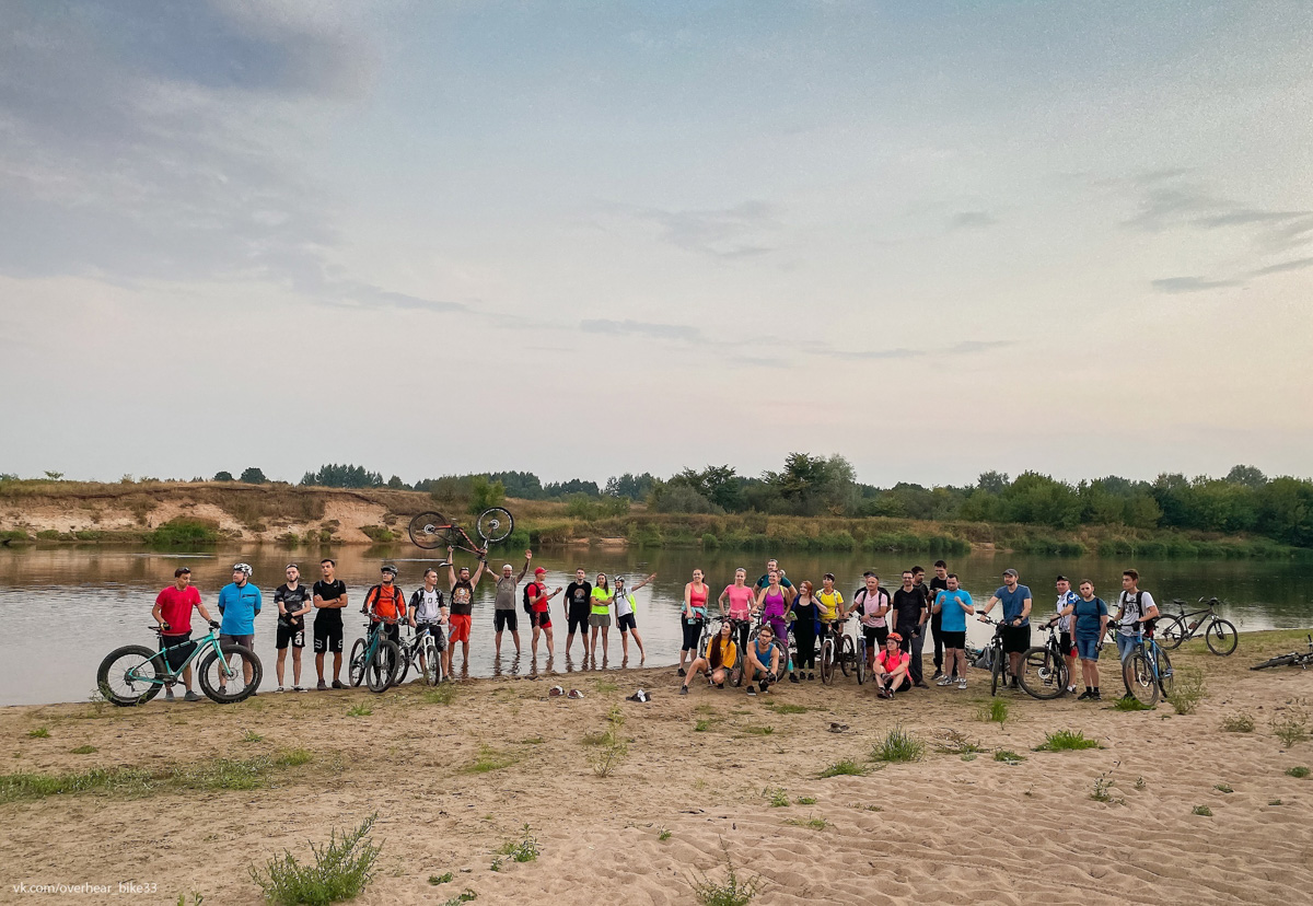 Тренировки под открытым небом помогают восстановить здоровье моральное и физическое, а ещё расширить круг знакомств. Бег, велопутешествия, тёплый чай из термоса. Рассказываем, как приобщиться к массовым ЗОЖ-активностям в 33-м регионе.