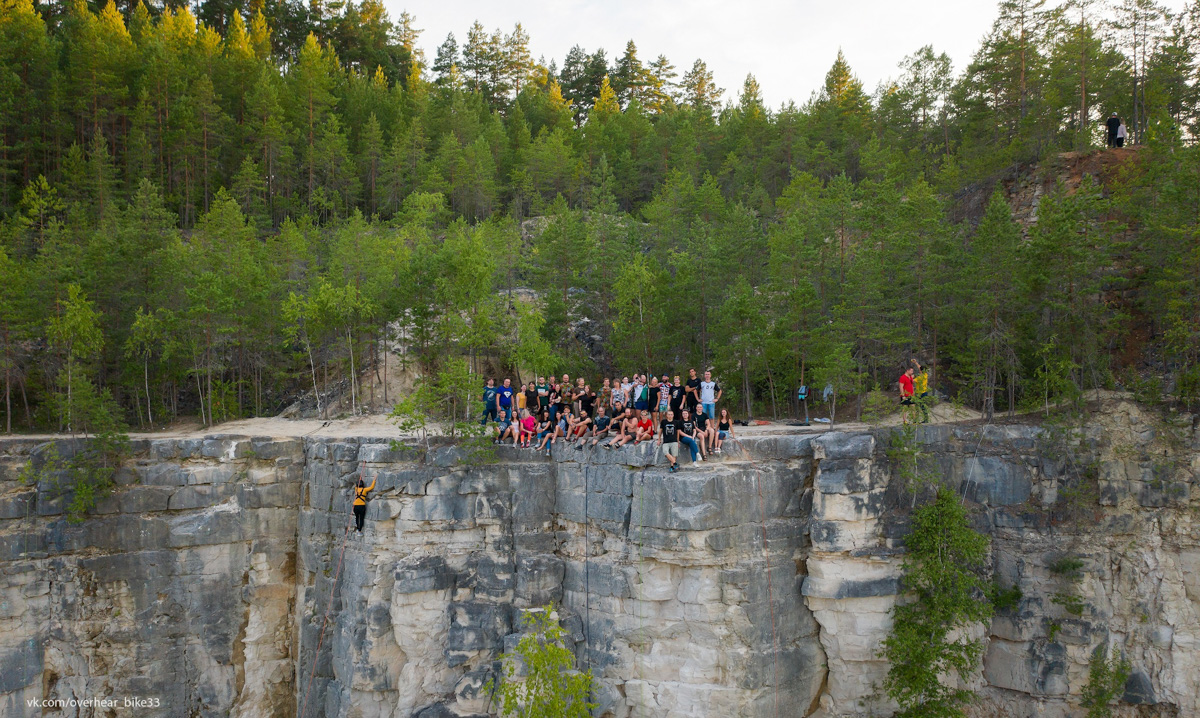 Тренировки под открытым небом помогают восстановить здоровье моральное и физическое, а ещё расширить круг знакомств. Бег, велопутешествия, тёплый чай из термоса. Рассказываем, как приобщиться к массовым ЗОЖ-активностям в 33-м регионе.