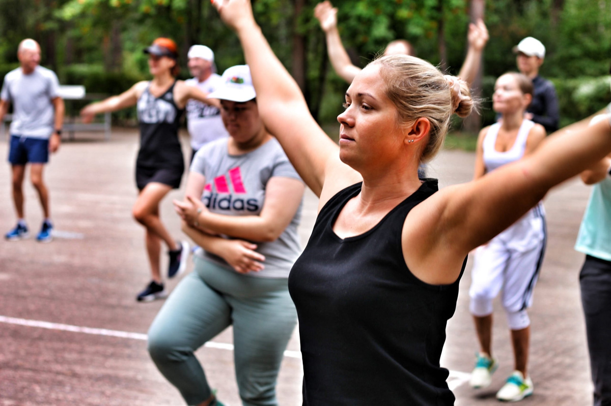 Тренировки под открытым небом помогают восстановить здоровье моральное и физическое, а ещё расширить круг знакомств. Бег, велопутешествия, тёплый чай из термоса. Рассказываем, как приобщиться к массовым ЗОЖ-активностям в 33-м регионе.