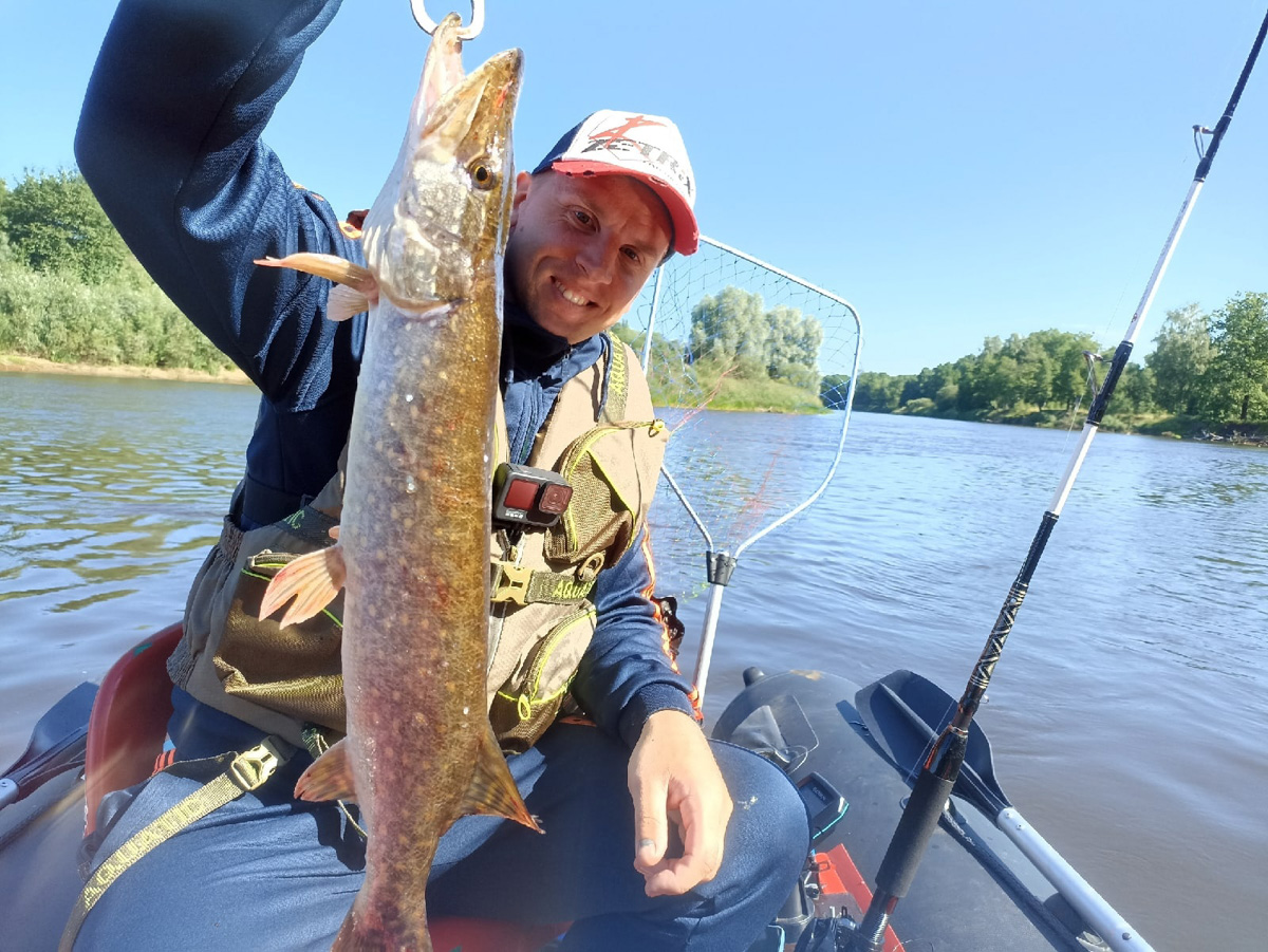 Осень – отличное время для того, чтобы провести выходные на берегу с удочкой или спиннингом. Тем более, что с первыми холодами у хищной рыбы начался жор. Особенно радует щука в Клязьме. Владимирским рыбакам есть чем похвастаться!